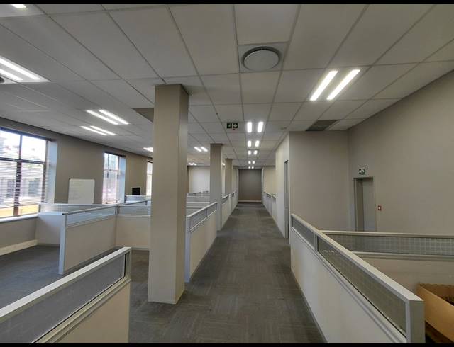 535M² OFFICE TO LET IN MAGALIESSIG